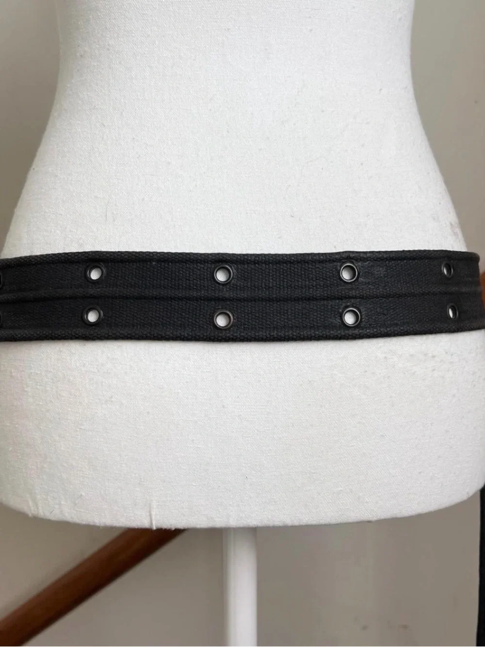 Vintage Abercrombie & Fitch grommet belt